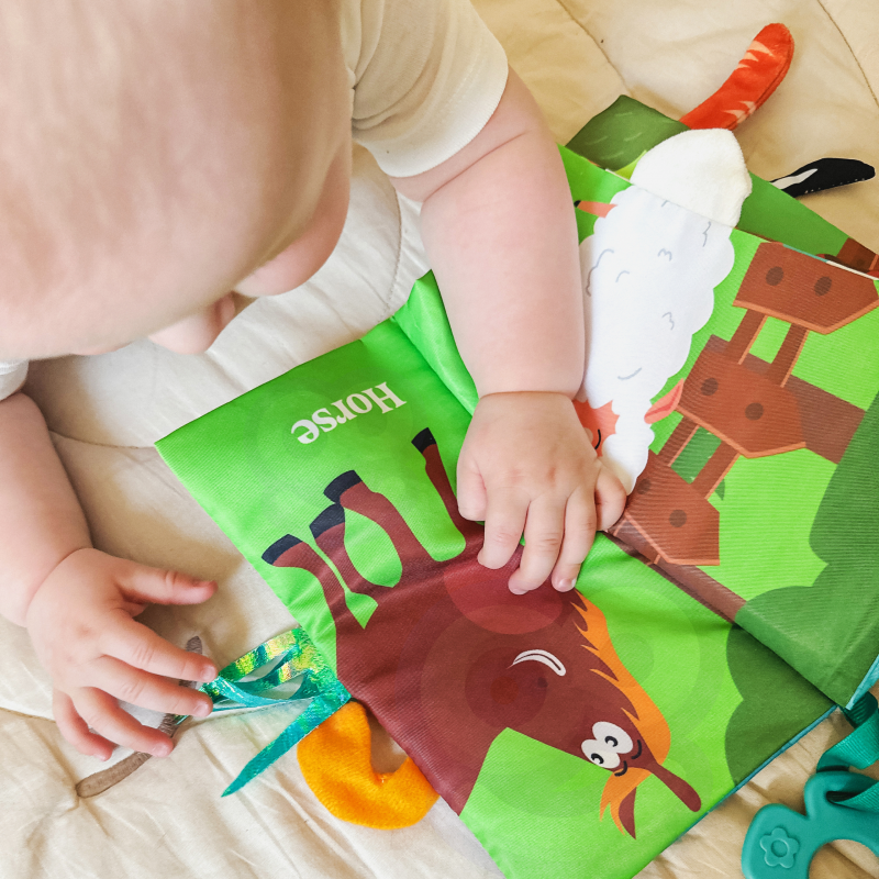 WOOPIE BABY Knygutė su gyvūnų uodegėlėmis