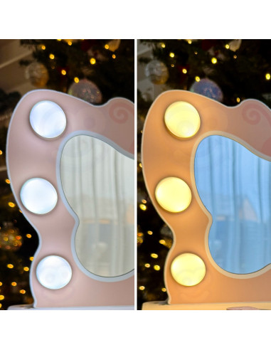 TOOKY TOY Medinis drugelis tualetinio staliuko priedai Veidrodis su LED apšvietimu + kosmetika