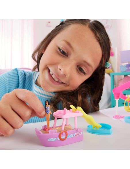 Мини-кукла Барби из серии BarbieLand и транспортное средство HYF41