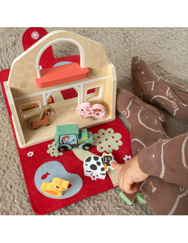 WOOPIE GREEN Wooden Folding Farm in a Suitcase with Animals 11 pcs.