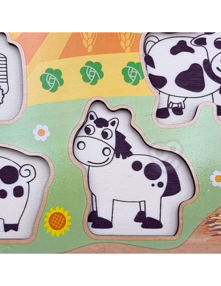 WOOPIE GREEN Medinis Montessori dėlionės ūkis su derančiais smeigtukais